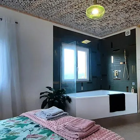 La Petite Maison D'hose